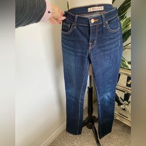 J Brand dark denim jeans. Great condition, fitted skinny leg, size 27.